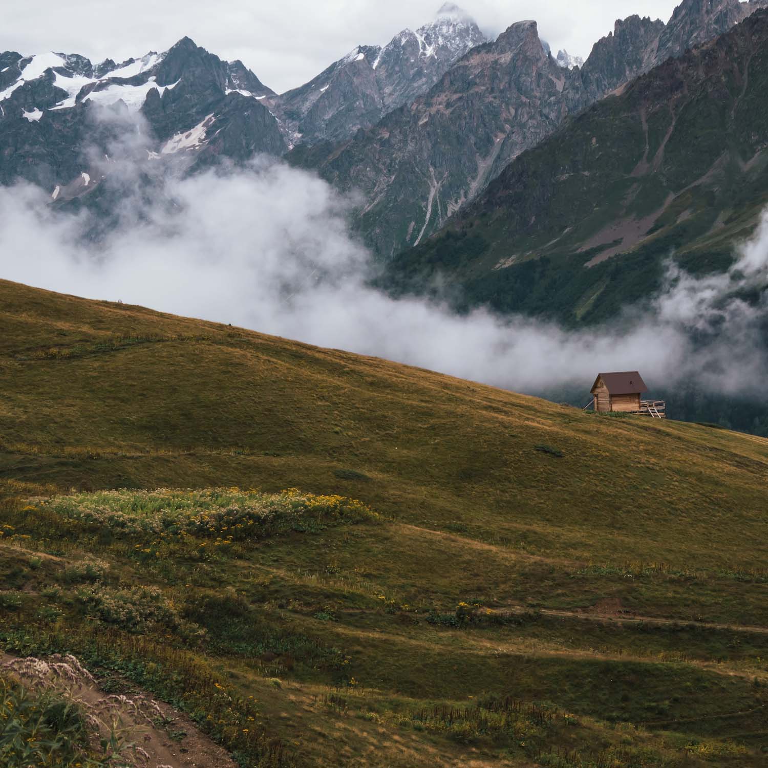 Tour guidato in Svaneti - Nebbia tra le montagne dello Svaneti